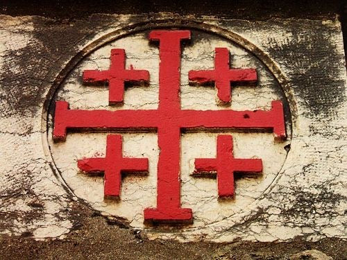 La Croix de Jérusalem : Symbole de Foi et de Protection